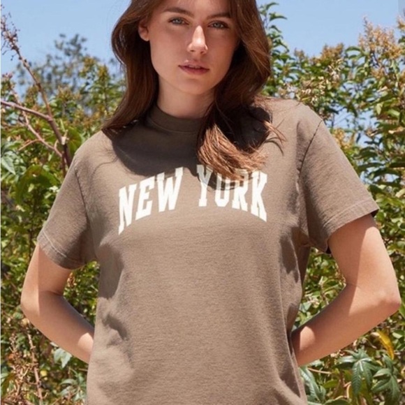 John Galt Brandy Melville “New York” Brown Cropped - Picture 2 of 6